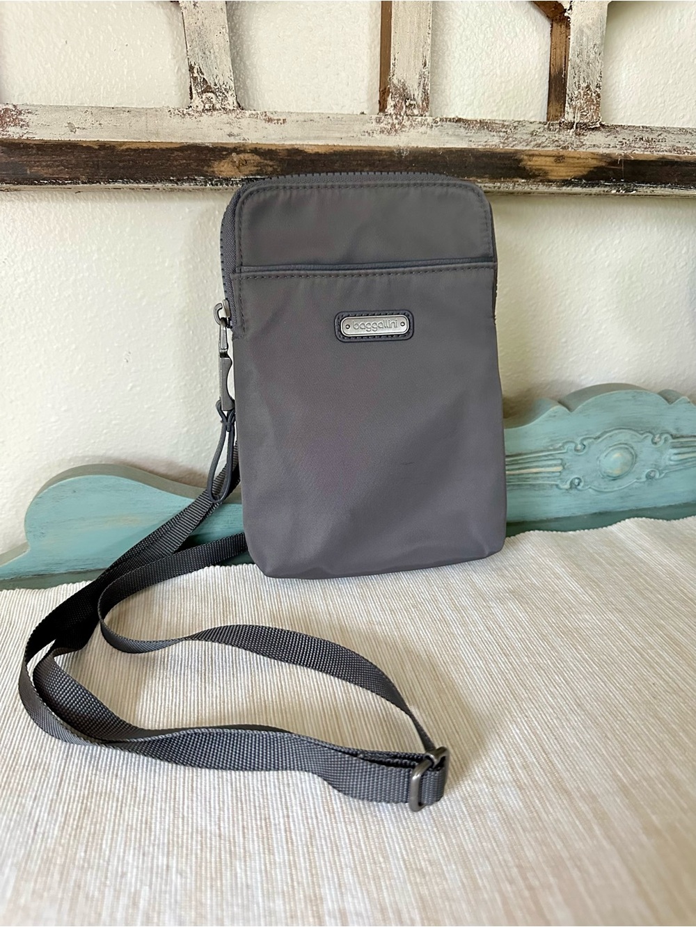 Baggallini Gray Compact Crossbody Messenger Bag
